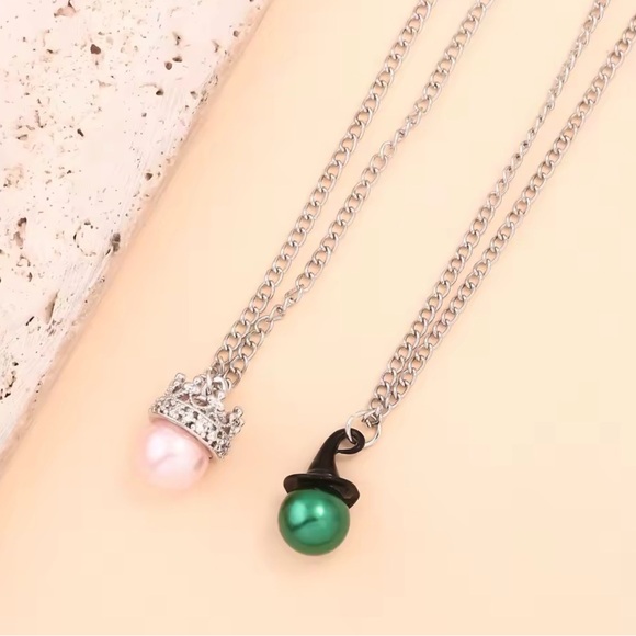 Wicked Witch Of The West Green Faux Pearl rNecklace & Earrings Set Silver Tone - Picture 12 of 12